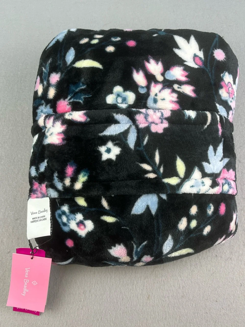 NWT Vera Bradley Plush Fleece Travel Blanket with Trolley Sleeve, Botanical Dits